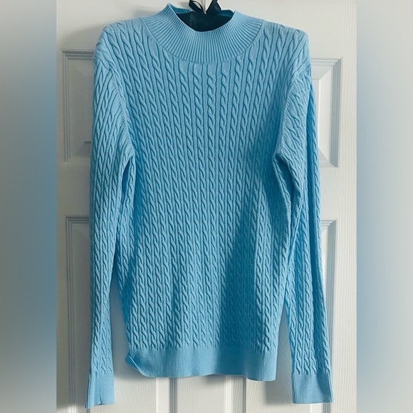 Amazon Essentials Classic-Fit Lightweight Cable Long-Sleeve Mock Neck Sweater, L - Picture 3 of 6